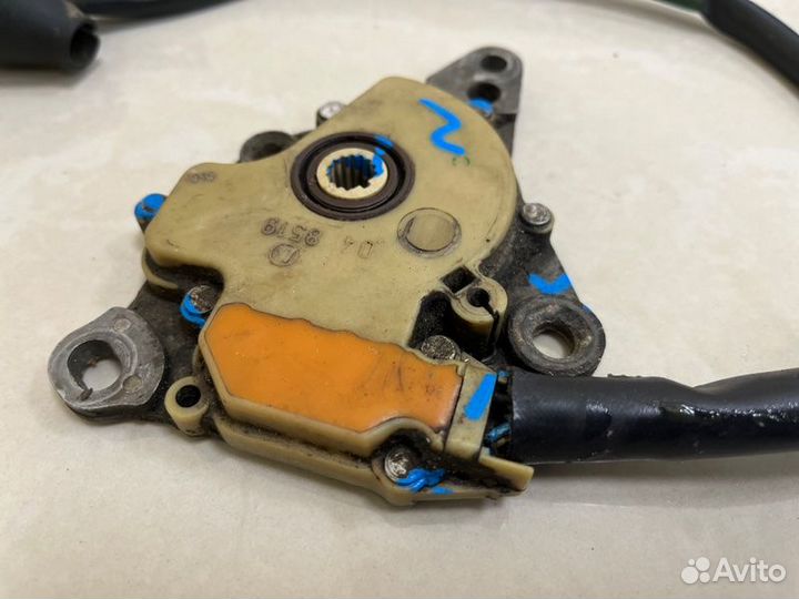 Датчик положения селектора АКПП Bmw 523I E39 M52