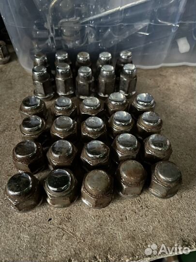 Колесные гайки