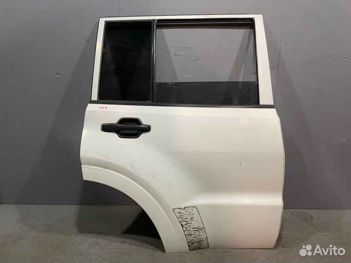 Дверь задняя правая Mitsubishi Pajero 4 V90