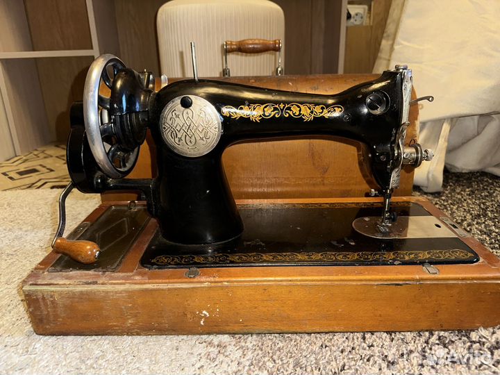 Старинная Швейная машина