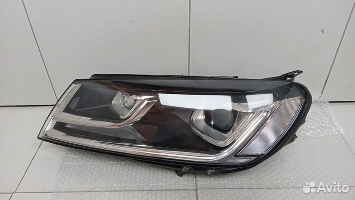 Фара левая VW Touareg 2 2014-2018