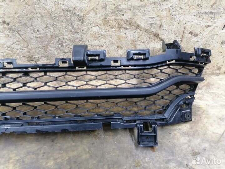 Решетка в бампер центральная ваз (LADA) xray