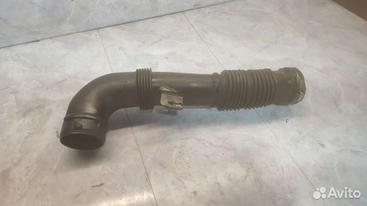 Патрубок воздухозаборника Peugeot 308