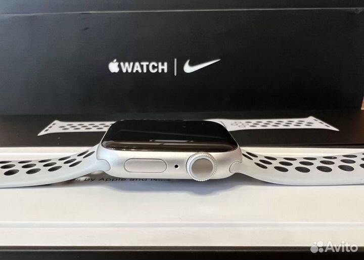 Apple watch series 6 Nike edition 40 мм