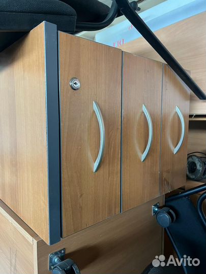 Тумба, шкафы, стол