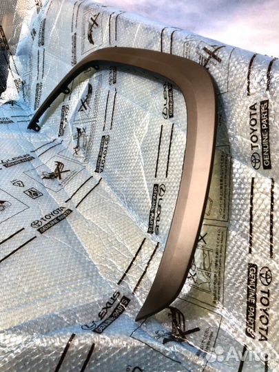 Расширитель крыла передний левый Toyota Lc 300