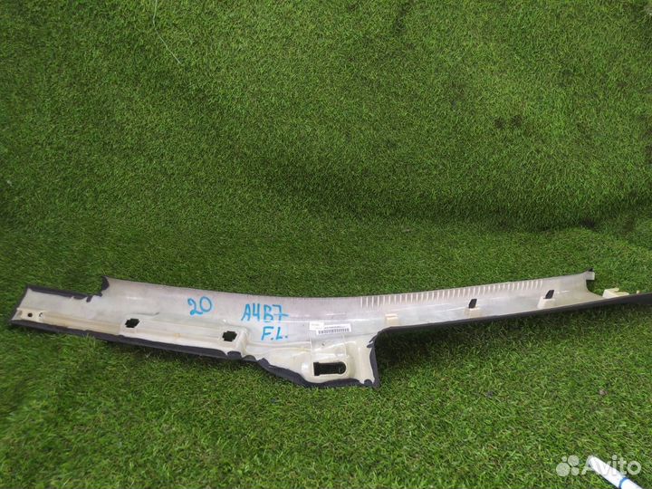 Обшивка стойки кузова передняя левая Audi A4 B7