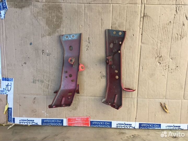 Кронштейн крыла Мазда 3.вм.2013-2016год