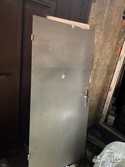 Металлическая дверь бу 90*200