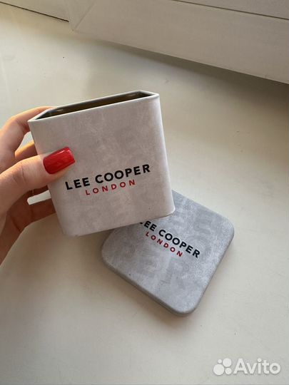 Часы наручные женские