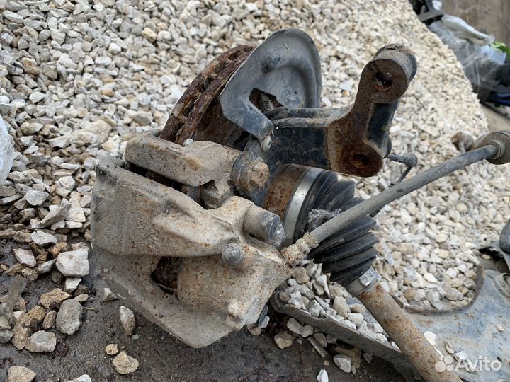 Renault Megane 3 - Правый поворотный кулак