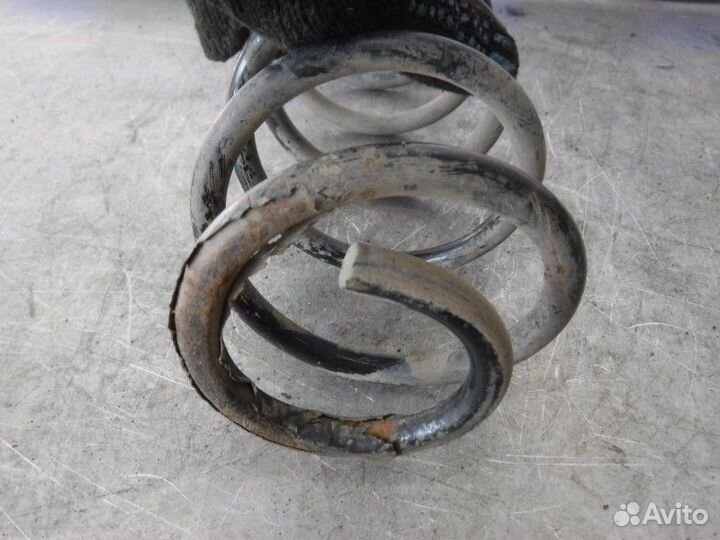 Пружина задняя левая Ford Fiesta fyja 2007