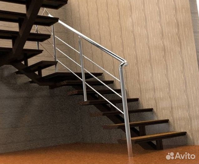 Металлический каркас лестницы на монокосоуре в кот