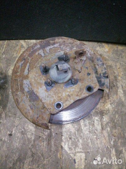 Ступица задняя левая Opel Astra H Z16XER 2010