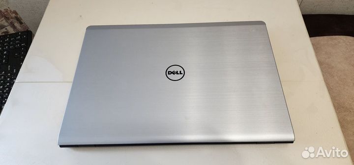 Ноутбук Dell Inspiron 17 5749