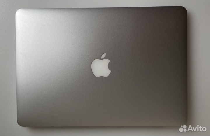 Apple MacBook Air 13 2017 + мышка, клавиатура