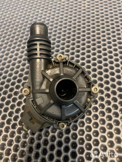 Дополнительный насос системы охлаждения Bmw X7 G07