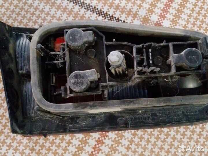 Renault laguna 2 задние правые фонари