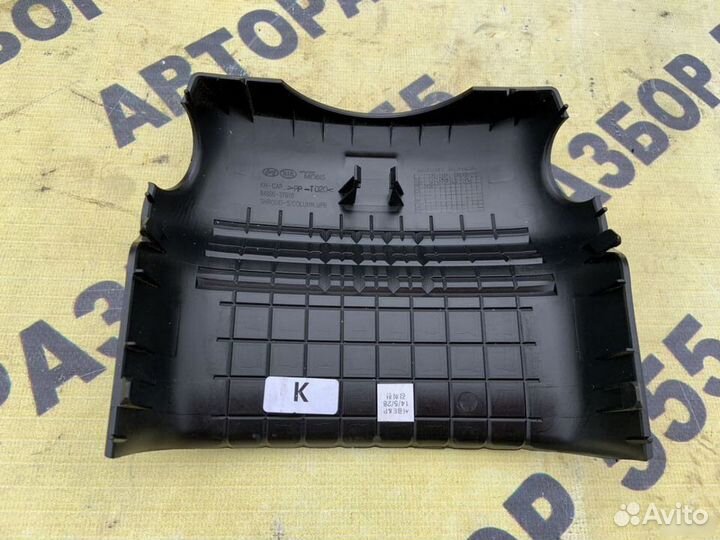 Кожух рулевой колонки верхний Kia Quoris