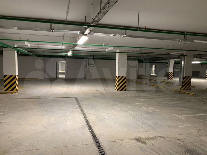 Машиноместо, 16 м²