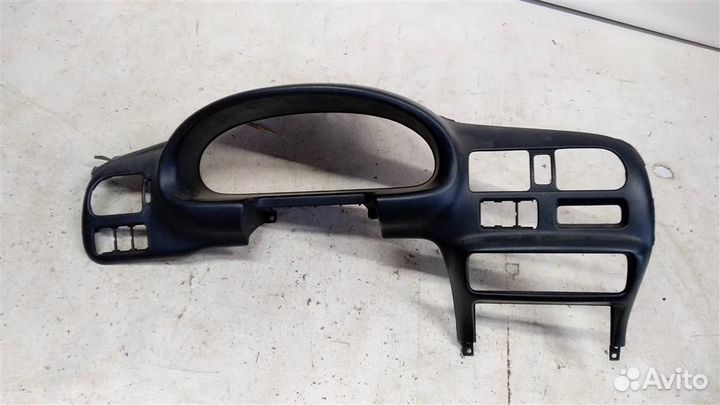 Рамка панели приборов Mazda 323 С ва 97-00г