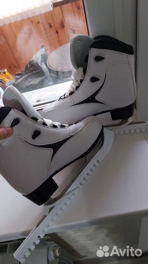 Коньки женские 39 размер + сумка