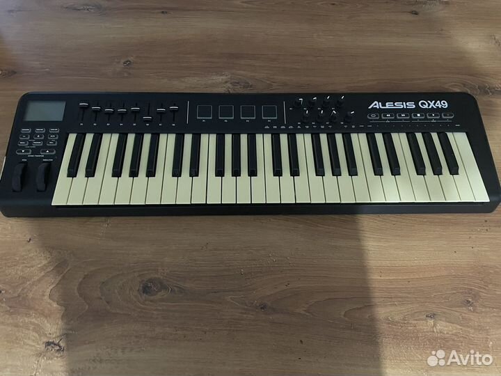 Midi клавиатура Alesis QX49