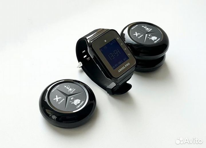 Кнопка вызова официанта с часами в кальянную