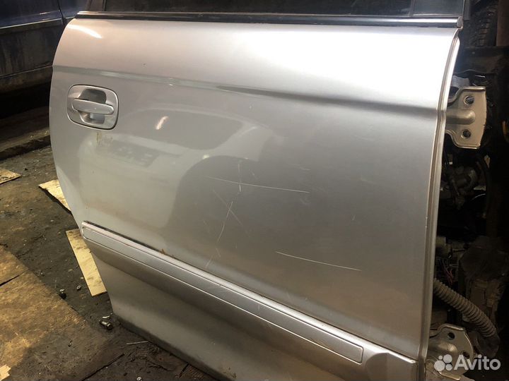 Дверь задняя правая Hyundai Trajet