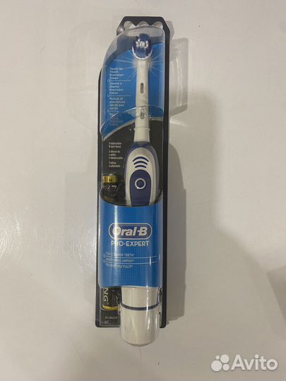 Электрическая зубная щетка oral b новая