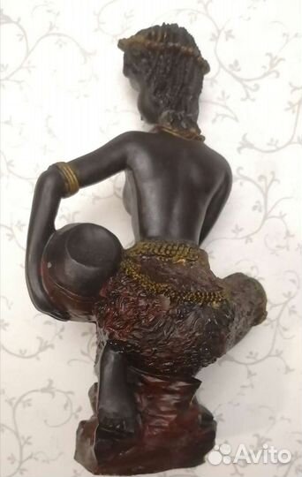 Статуэтка женщина