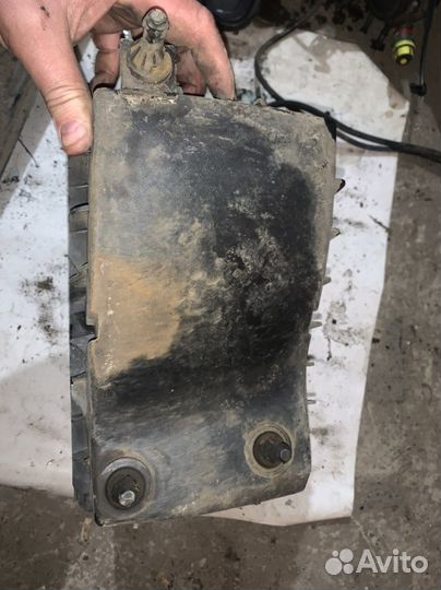 Корпус воздушного фильтра Ford Transit 6 FA 2000-6