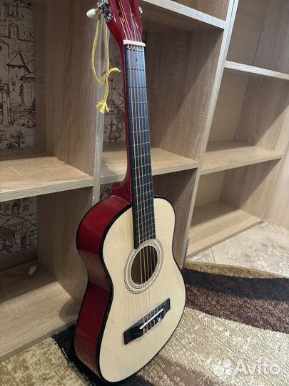 Гитара шестиструнная