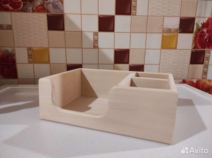 Салфетница из дерева