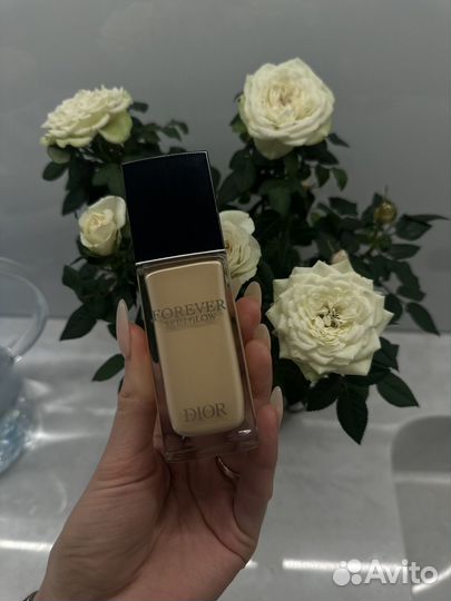 Крем тональный Dior skin glow