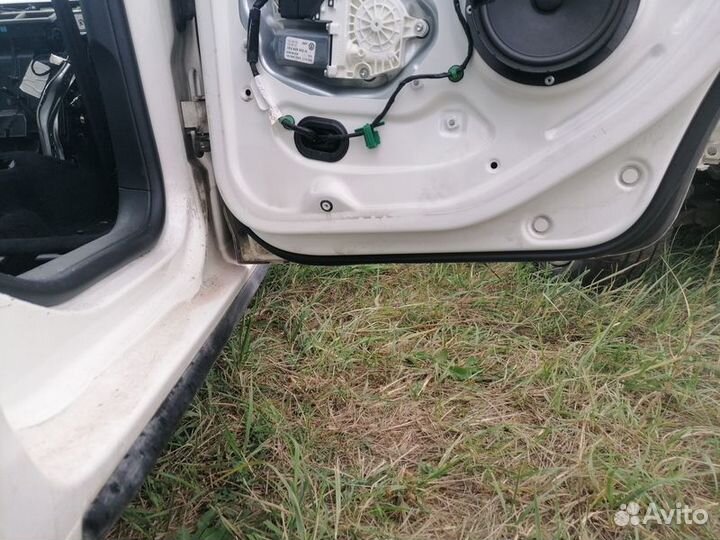 Дверь задняя правая Volkswagen Jetta 5