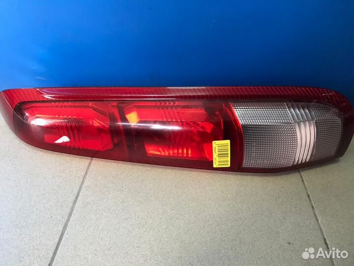 Фонарь правый Nissan X-Trail T30