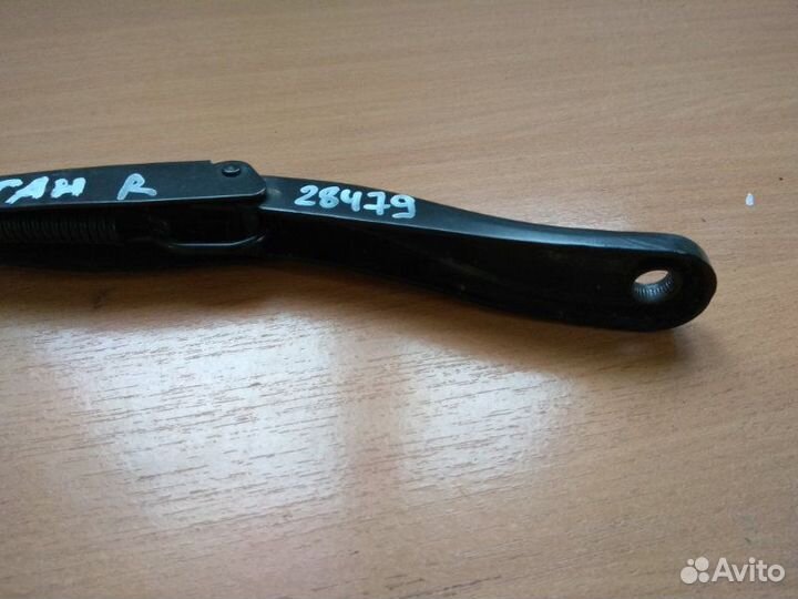 Поводок стеклоочистителя (дворников) Renault Logan