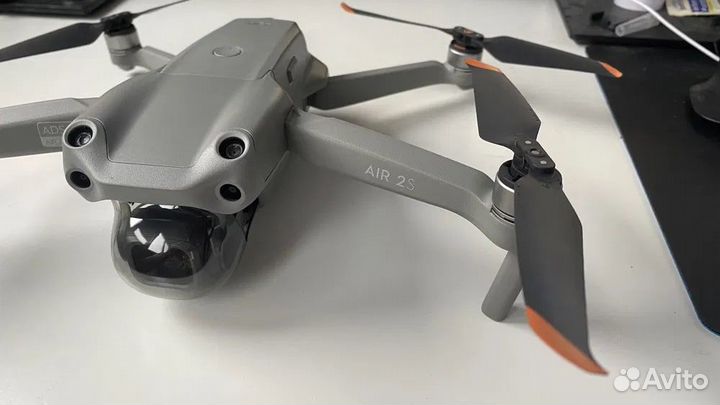 Квадрокоптер DJI Mavic Air2s fly more combo