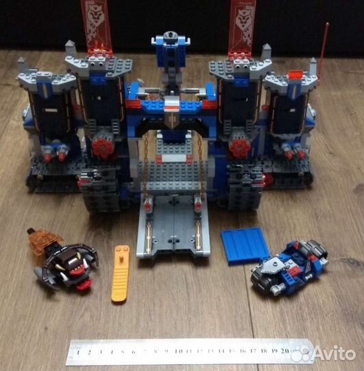 Lego Nexo Knights. Внутри 8 наборов. Обновлено