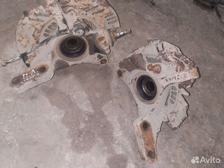 Поворотный кулак subaru legacy EJ25