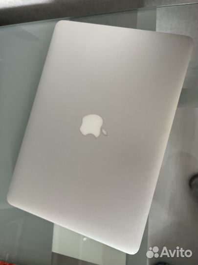 MacBook Air 13 mid. 2012. Core i5 SSD 128Gb 4Gb