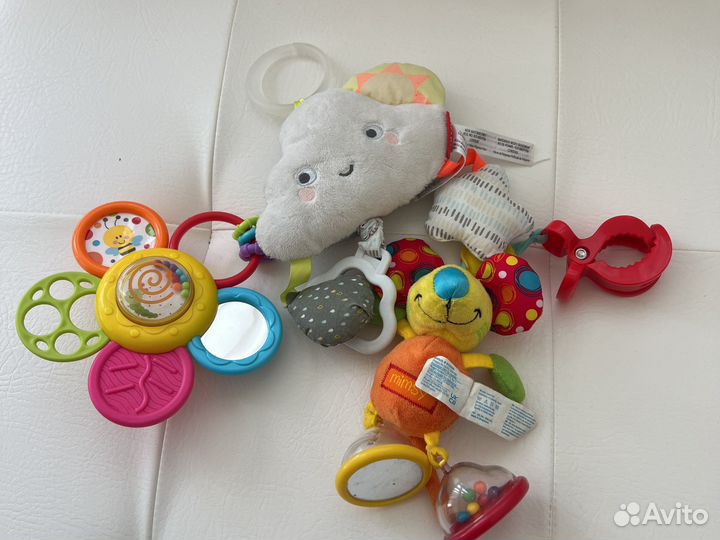 Игрушки на коляску