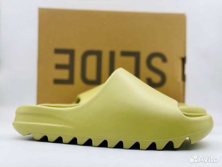 Тапочки Adidas Yeezy Slide