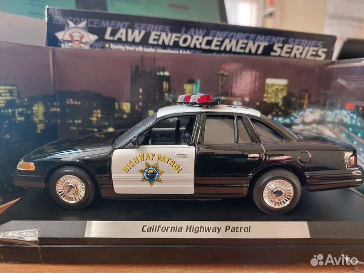 Модель автомобиля Ford Crown Victoria 1:24