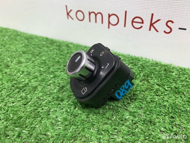 Кнопка регулирования зеркал Volkswagen Passat