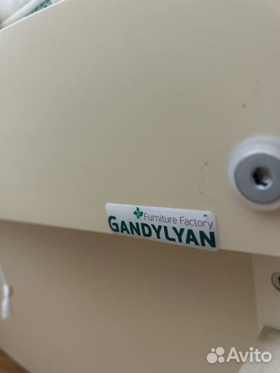 Детская кроватка с маятником гандылян