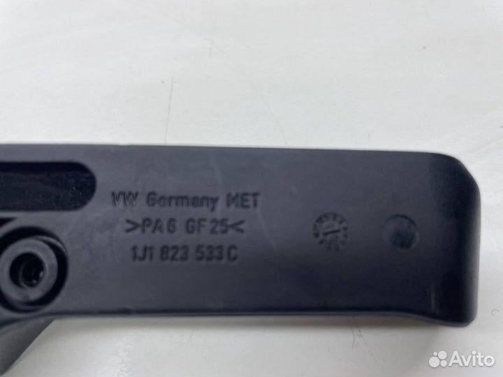 Ручка открывания капота VAG 1J1823533C