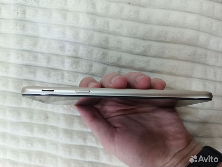 Samsung Galaxy A6, 3/32 ГБ