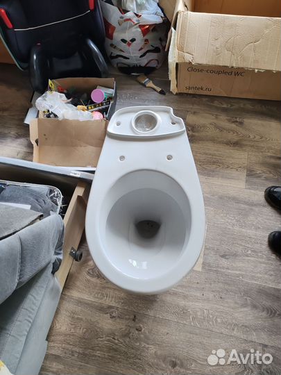 Унитаз с бачком новый
